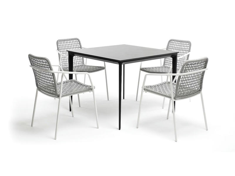 Малага обеденная группа на 4 персоны со стульями Тунис, каркас белый, роуп светло-серый