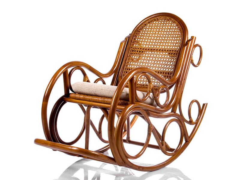 кресло-качалка из ротанга Novo с подушкой - цвет коньяк